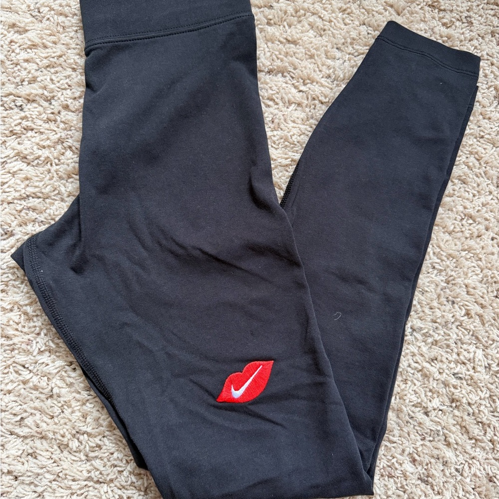 Nike Black Leggings red design